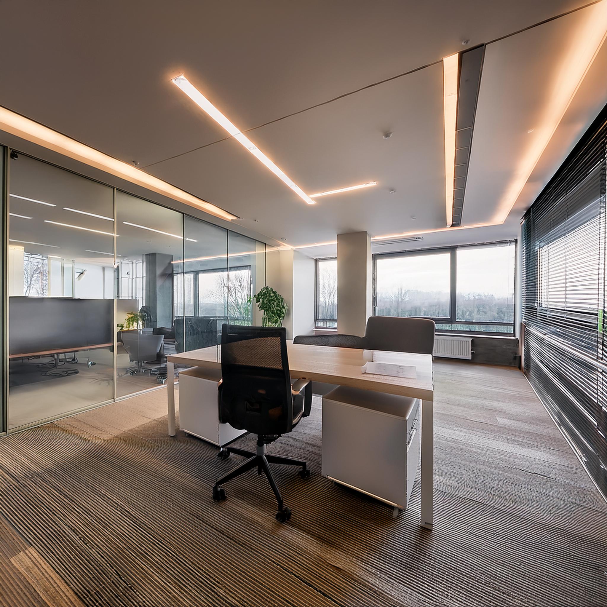 Elegantes Bürointerieur mit klassischem Design